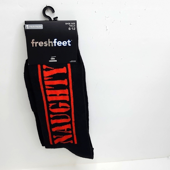 FRESH FEET, HOLIDAY NAUGHTY & NICE BLACK SOCKS WITH RED & GREEN WRITING - Picture 2 of 4
